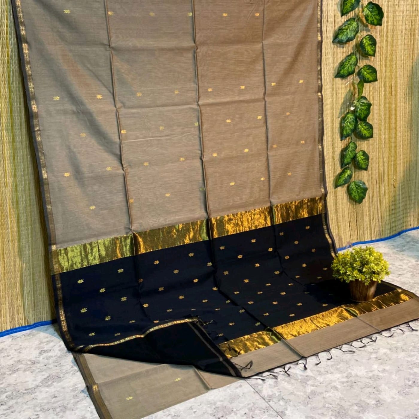 Maheshwari Cotton Silk Zari Work Saree With Blouse