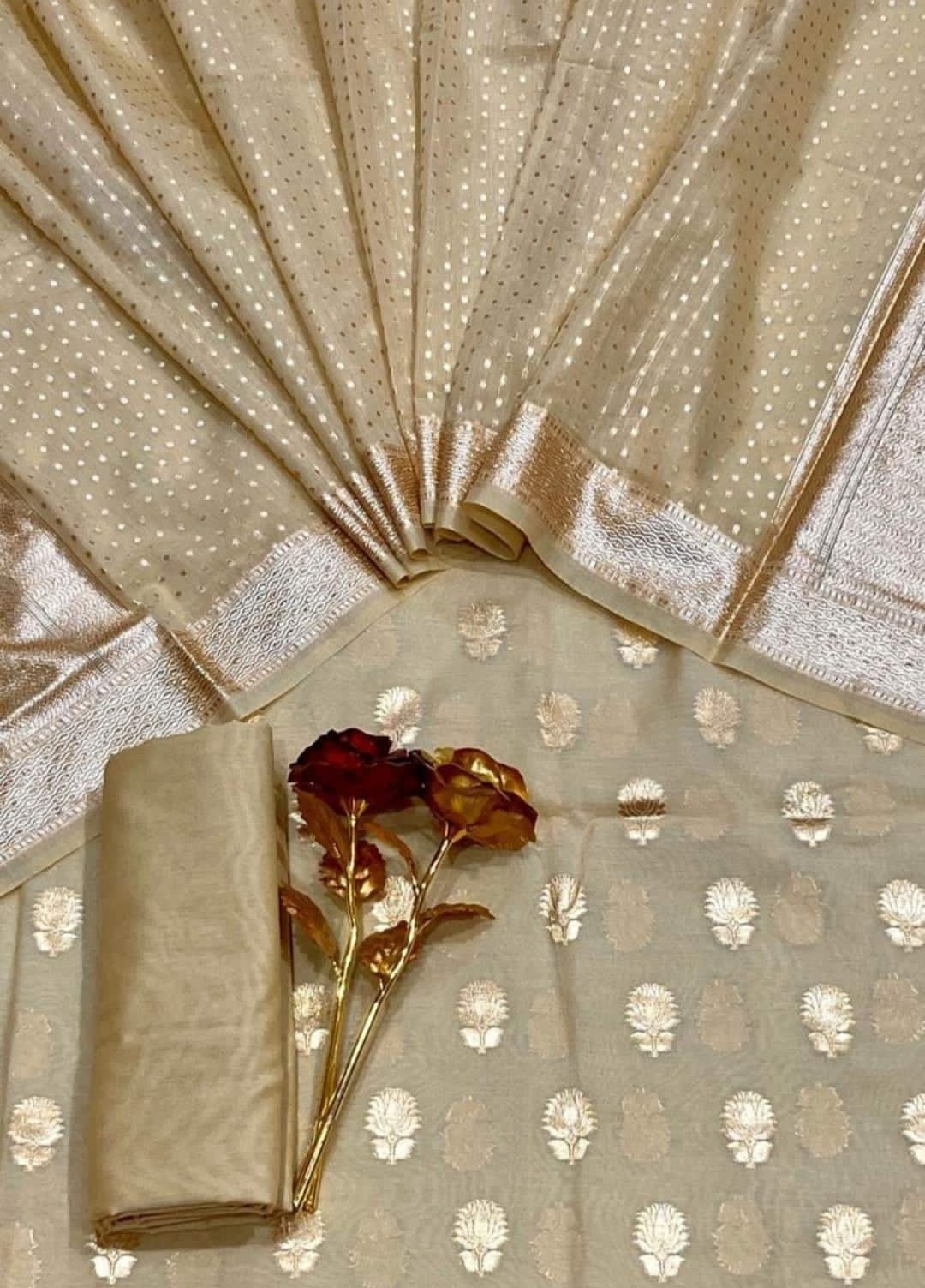 Exclusive Banarasi Lorex Unstitched Suit