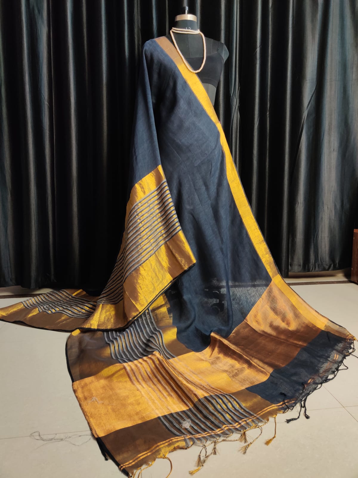 Linen by Linen Saree With Running Blouse