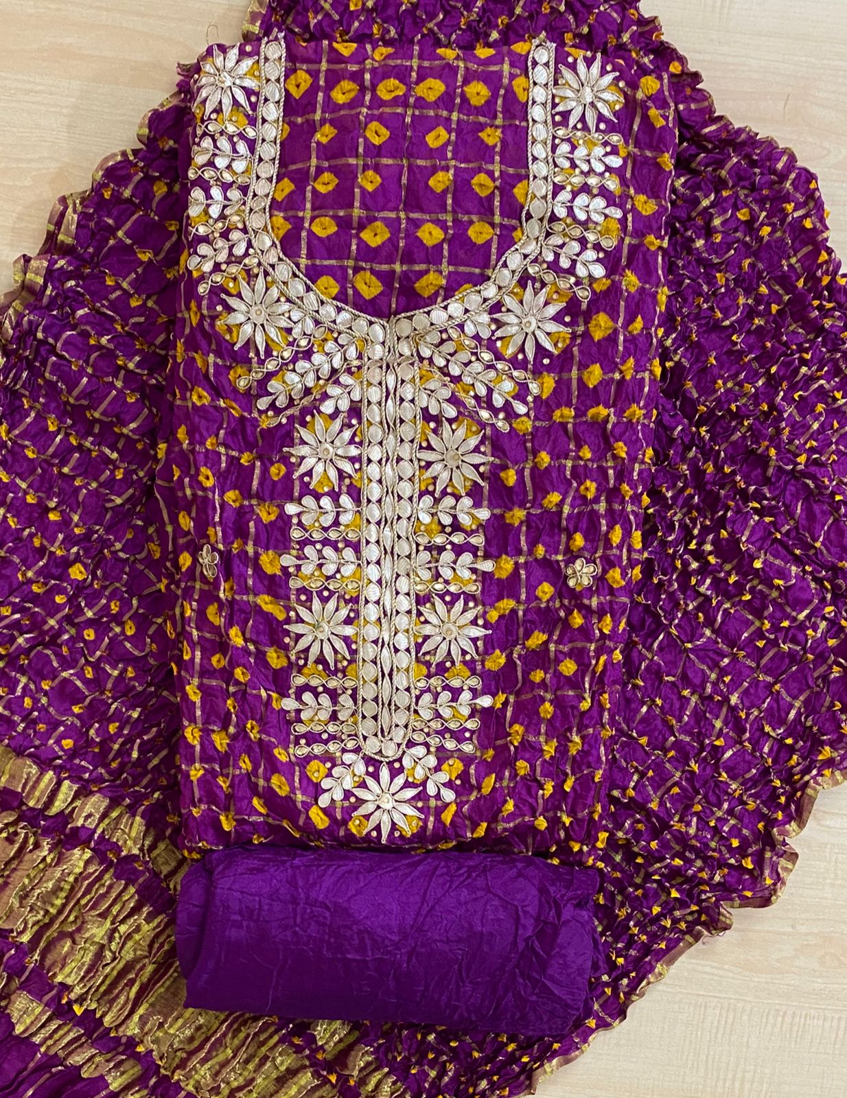 Bandhej Gota patti work Unstitched Suit