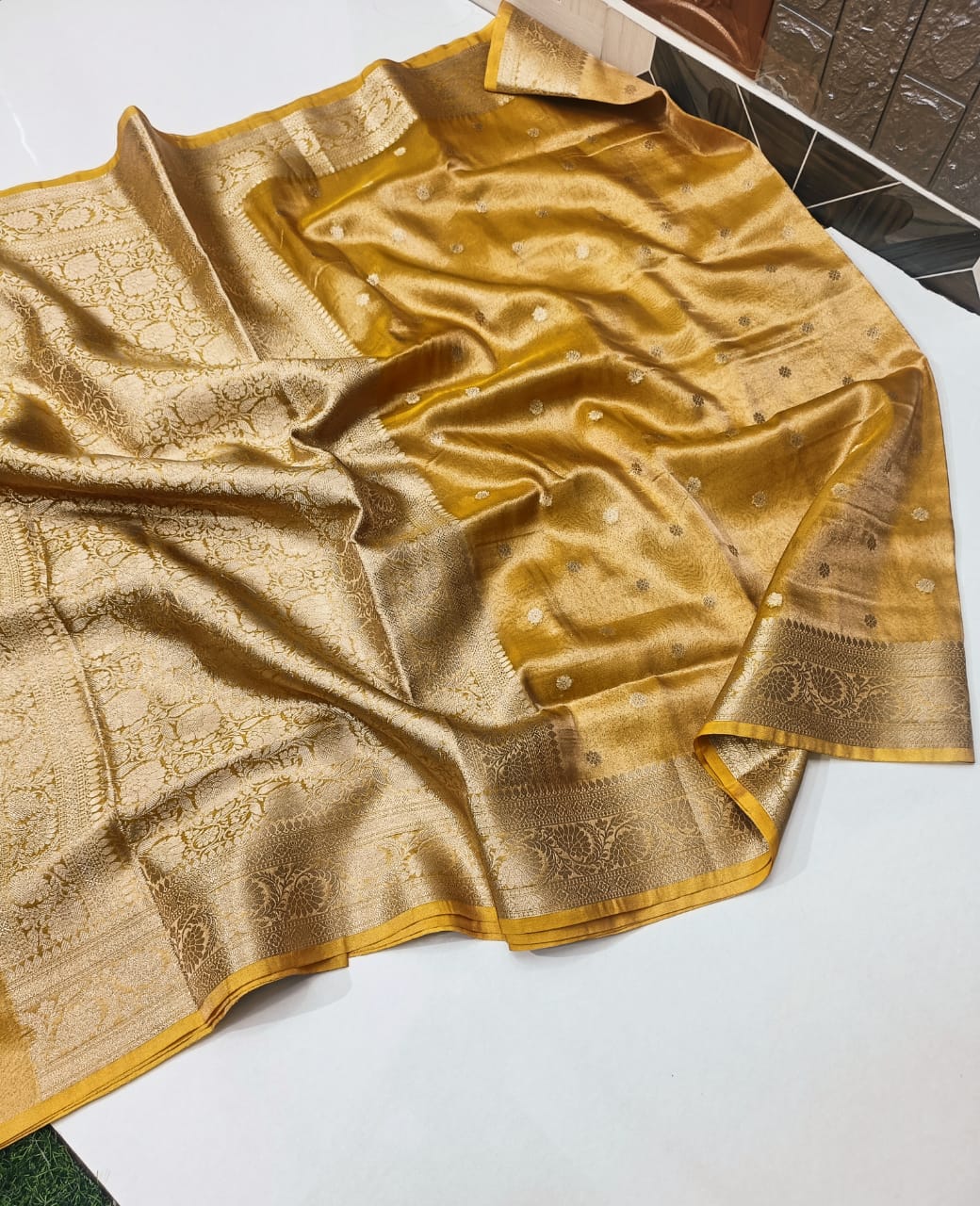 Banarasi Tissue Silk Saree With Blouse