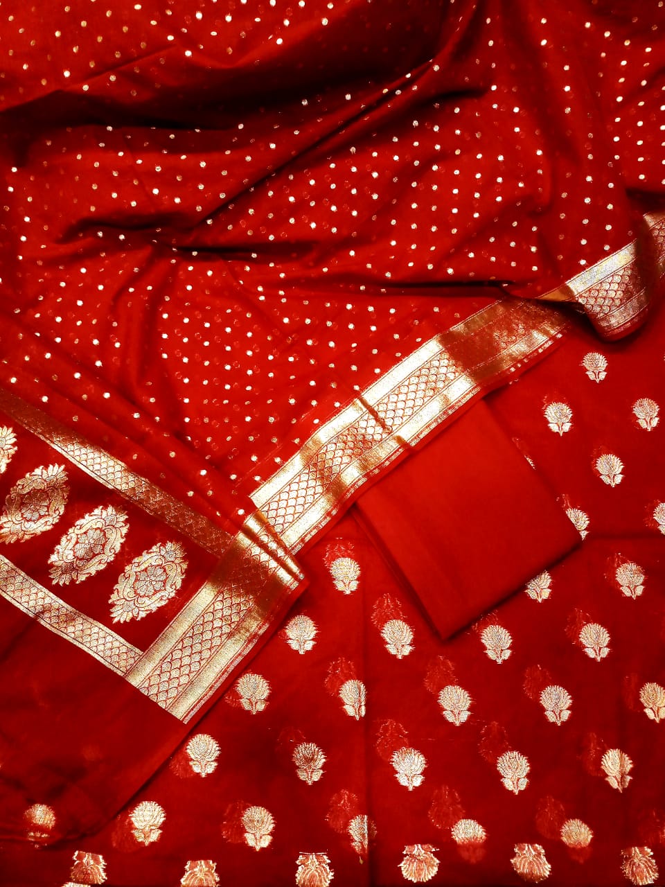 Exclusive Banarasi Lorex Unstitched Suit