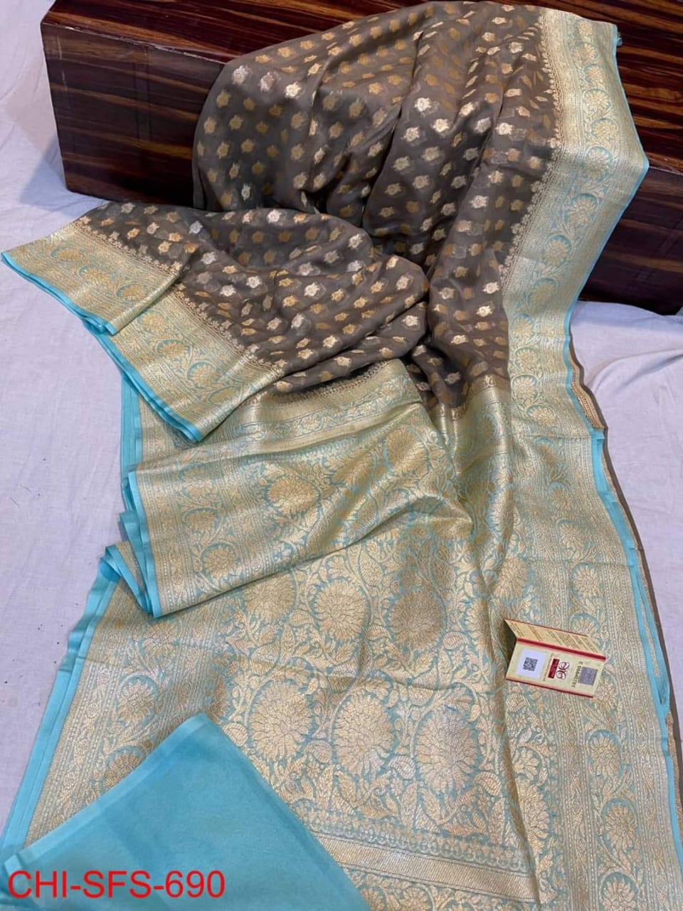 Banarasi Georgette Soft Silk Saree With Zari Work