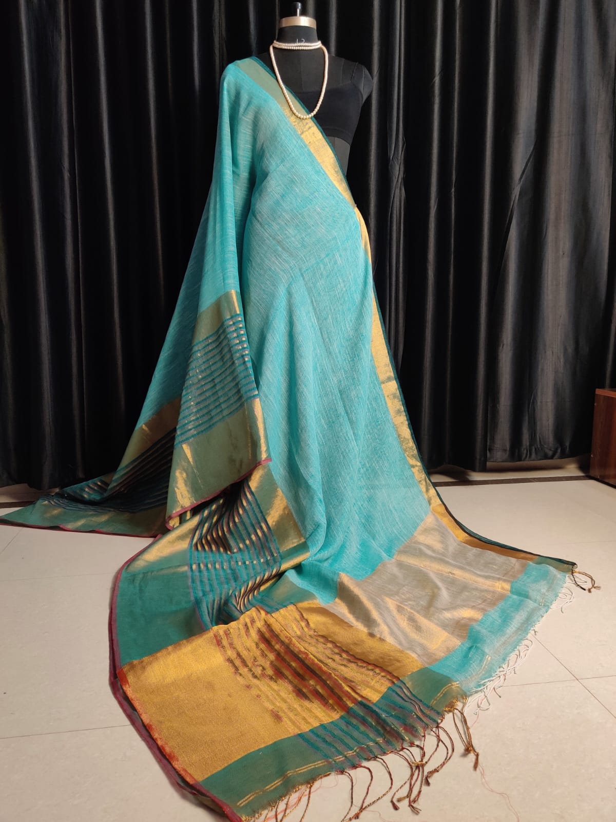 Linen by Linen Saree With Running Blouse