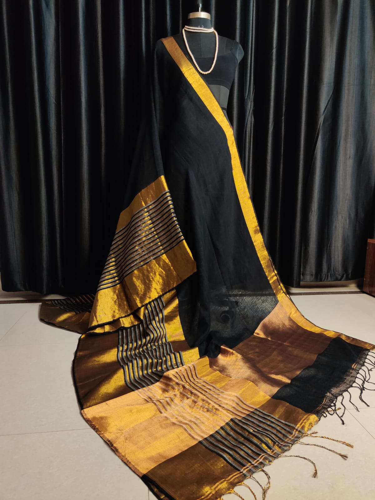 Linen by Linen Saree With Running Blouse