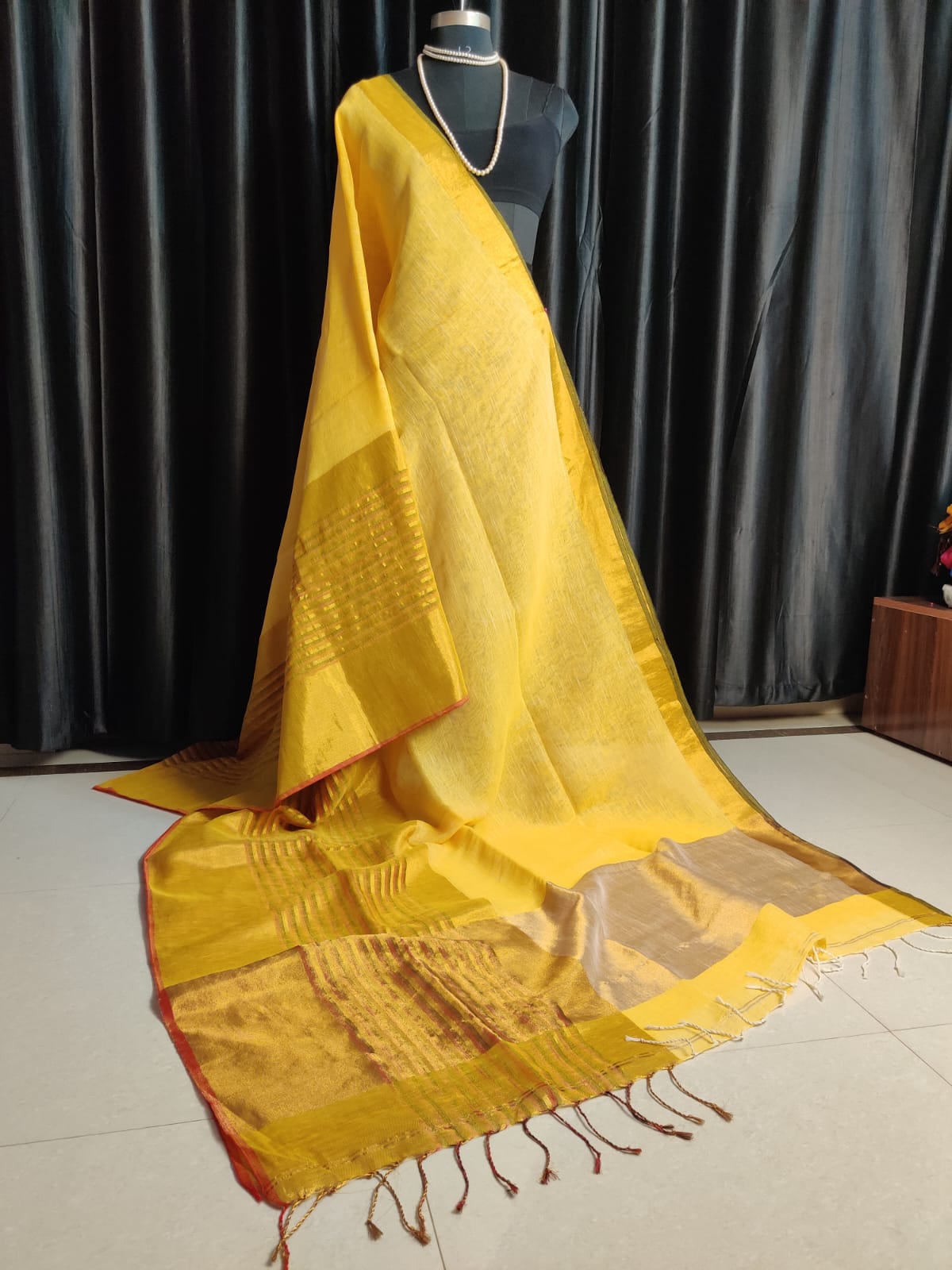 Linen by Linen Saree With Running Blouse