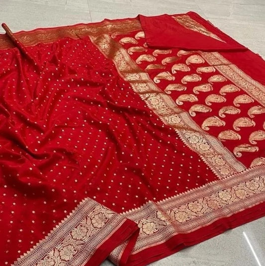 How to Style Banarasi Handloom Saree for a Regal Look in 2025