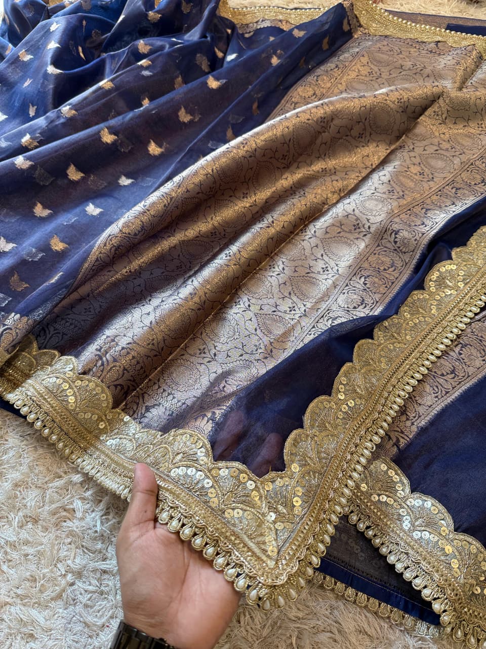 Banarasi Glass Tissue Booti Weaving Soft Saree