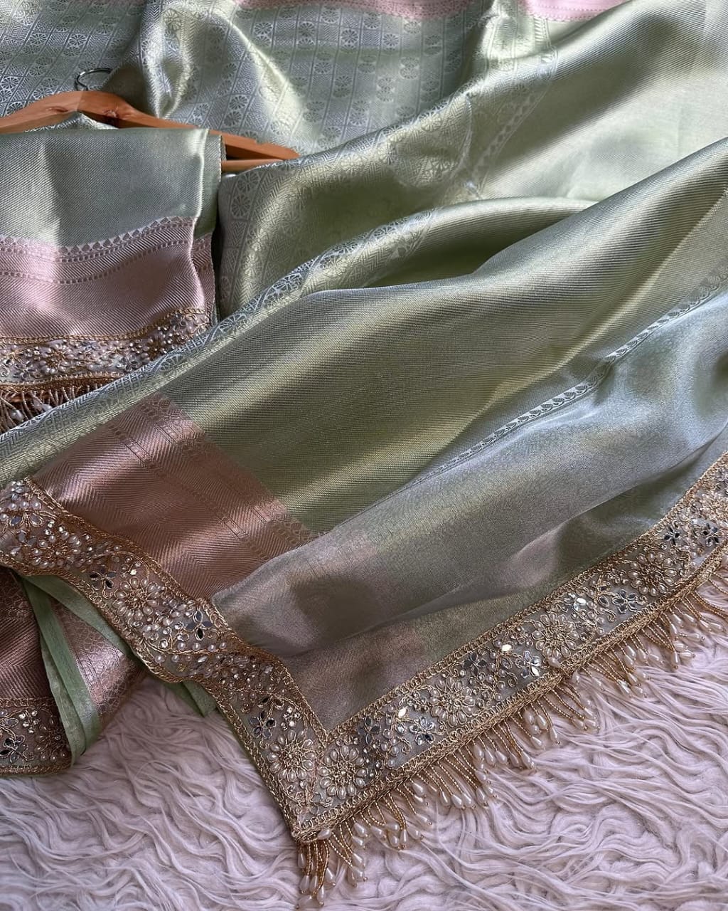 Banarasi Kanjivaram  katan Tissue Silk Saree With Beautiful lace border