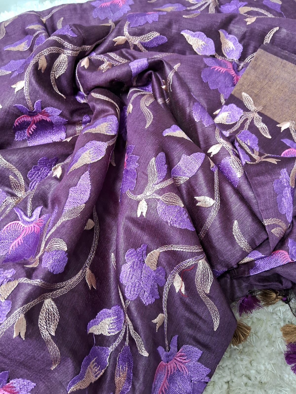 Pure Linen By Linen Embroidery   Saree With  Blouse