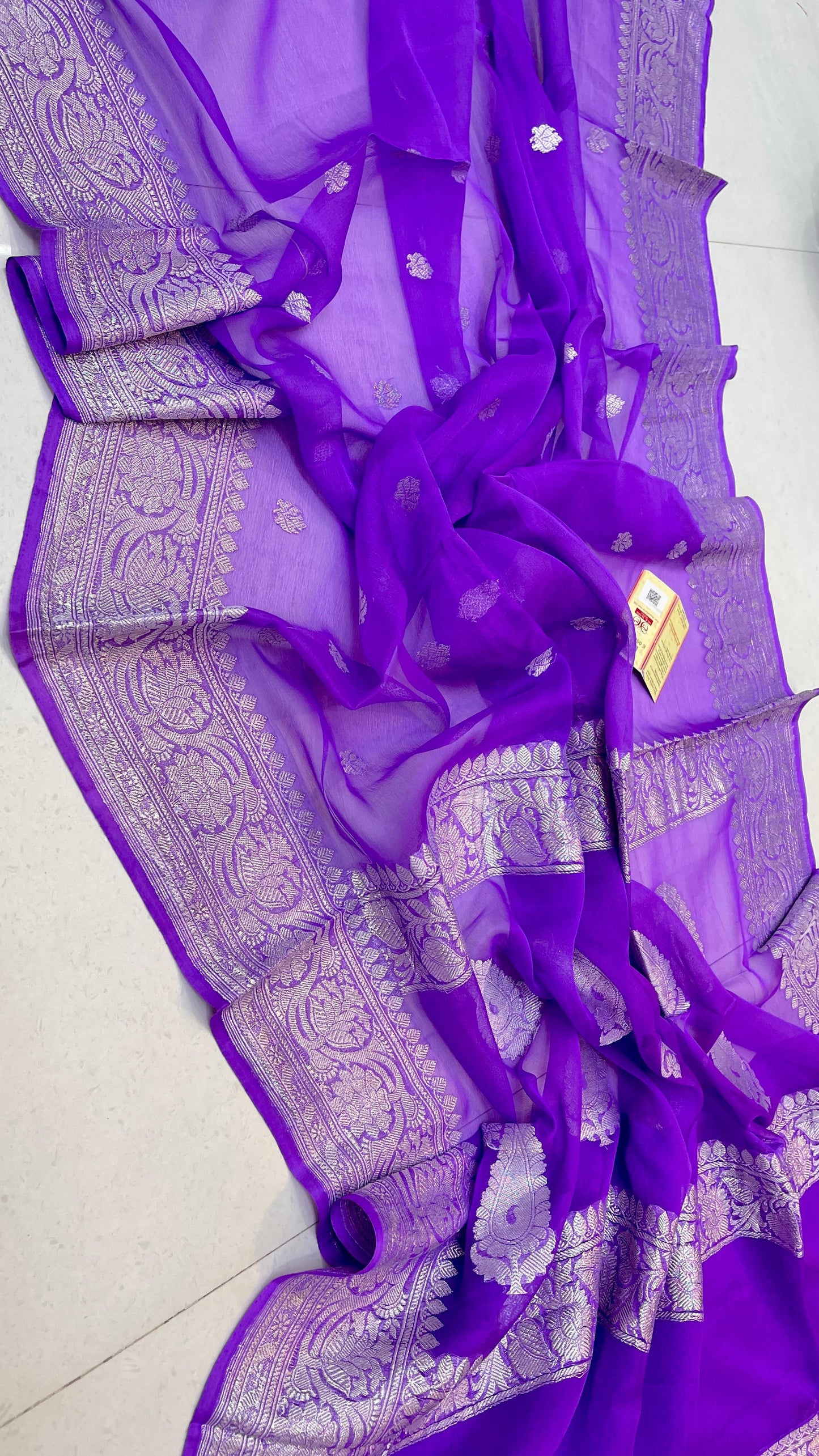 Pure Hand loom Khaddi Chiffon Georgette Saree with Silver Zari Weaving blouse(silk mark certified )