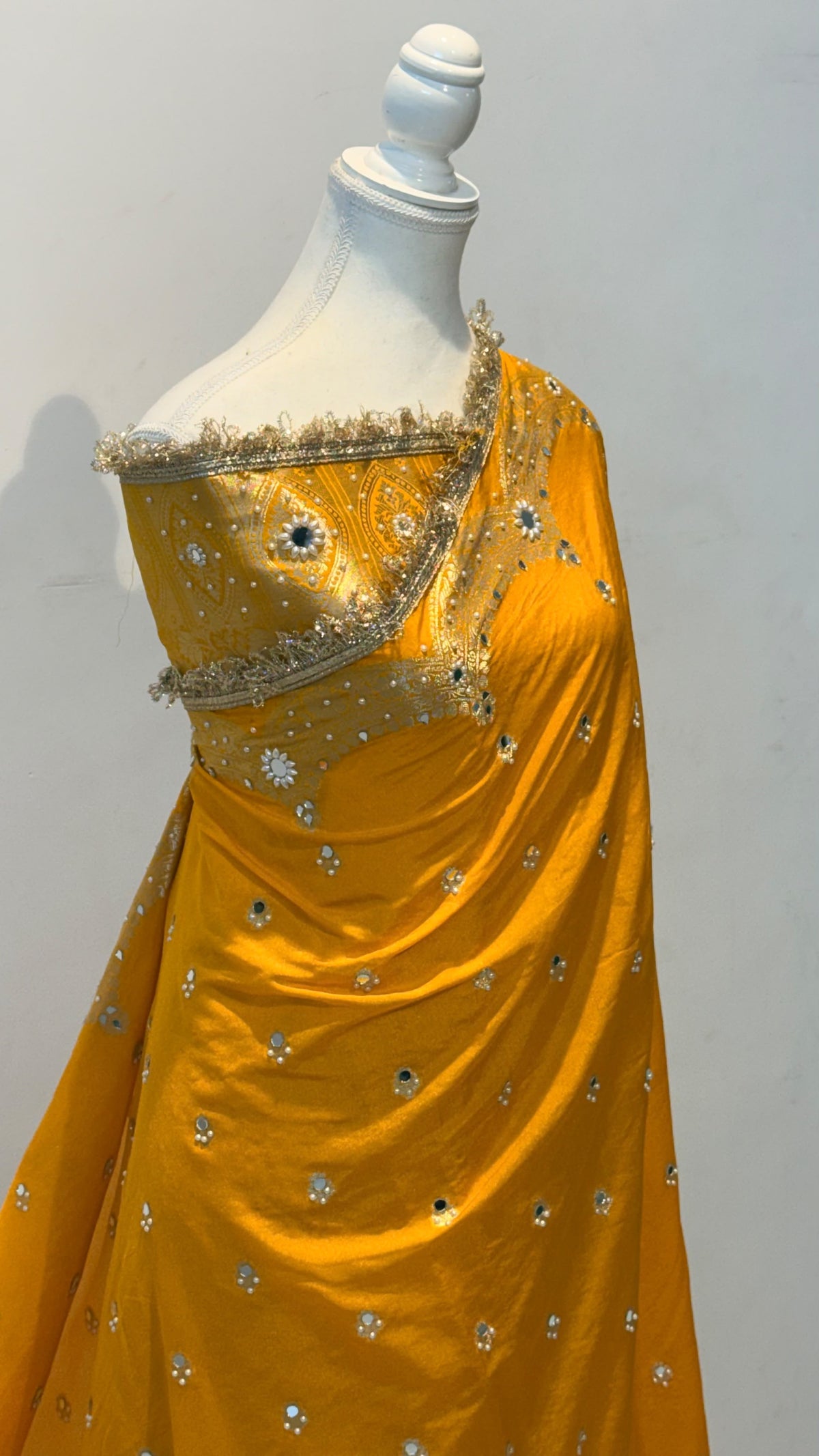Banarasi  katan soft silk saree with blouse