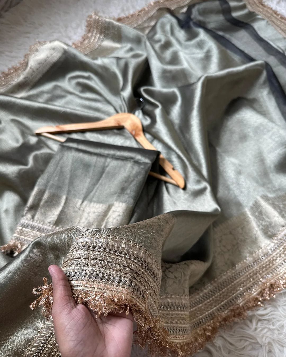 Banarasi Tissue Silk  Heavy Lace Saree With Blouse