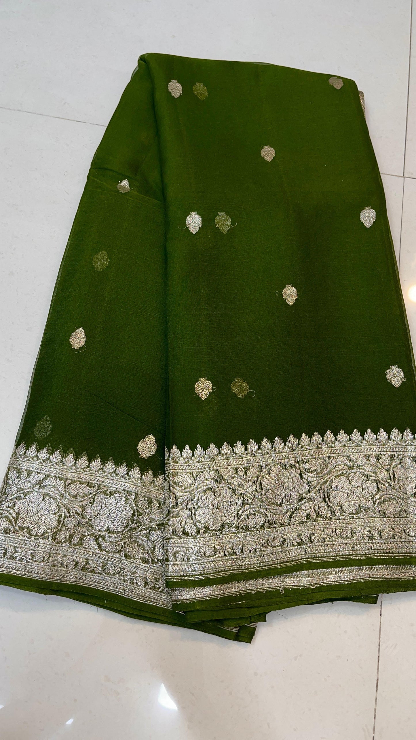 Pure Hand loom Khaddi Chiffon Georgette Saree with Silver Zari Weaving blouse(silk mark certified )
