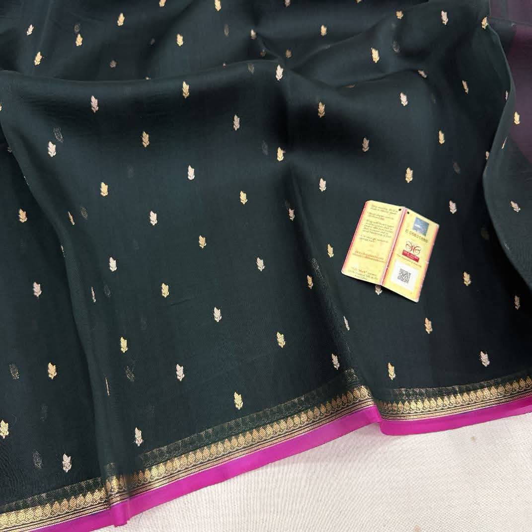 Pure Handloom banarasi  kora Silk Saree With Blouse