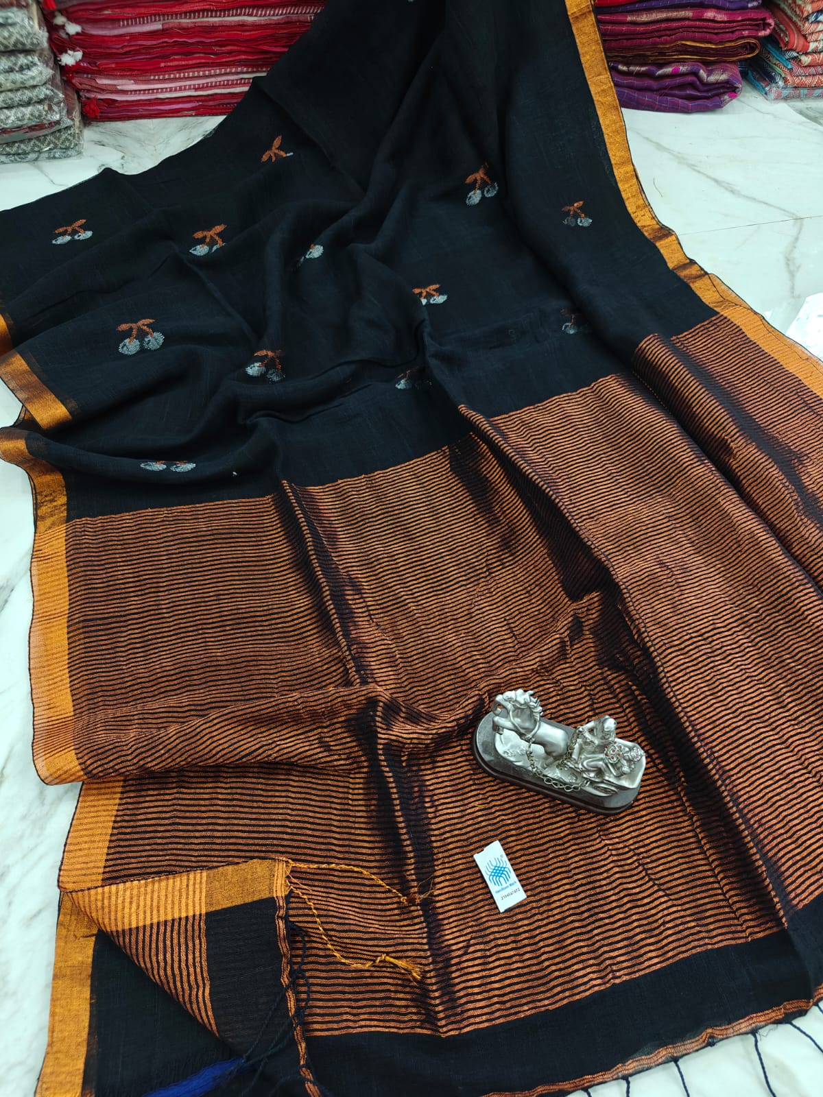 Linen by  Linen Saree With Running Blouse