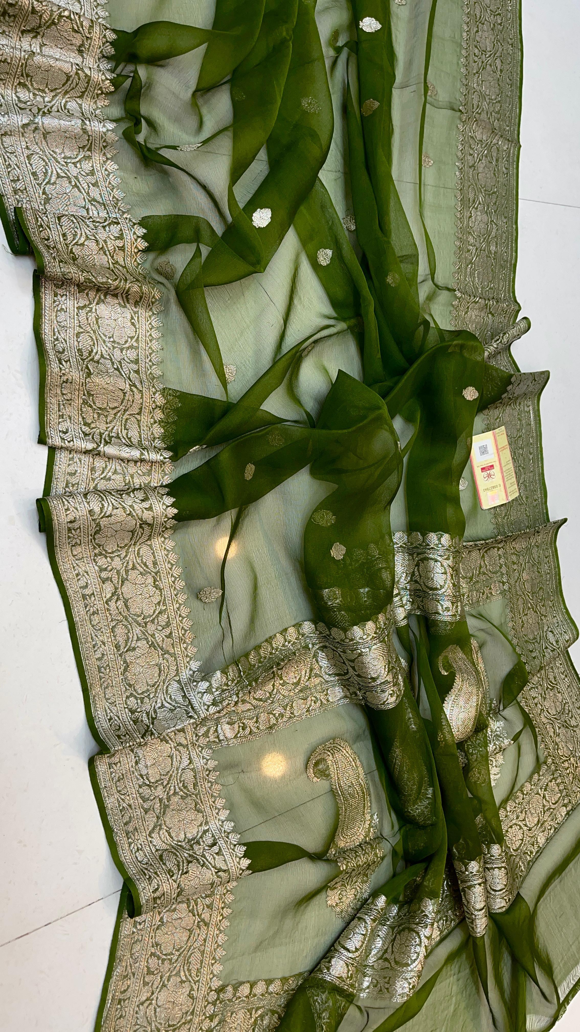 Pure Hand loom Khaddi Chiffon Georgette Saree with Silver Zari Weaving blouse(silk mark certified )