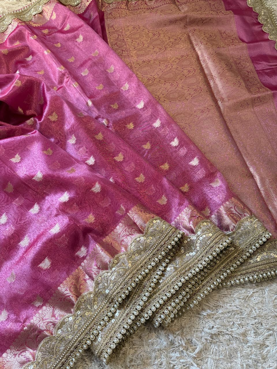 Banarasi Glass Tissue Booti Weaving Soft Saree