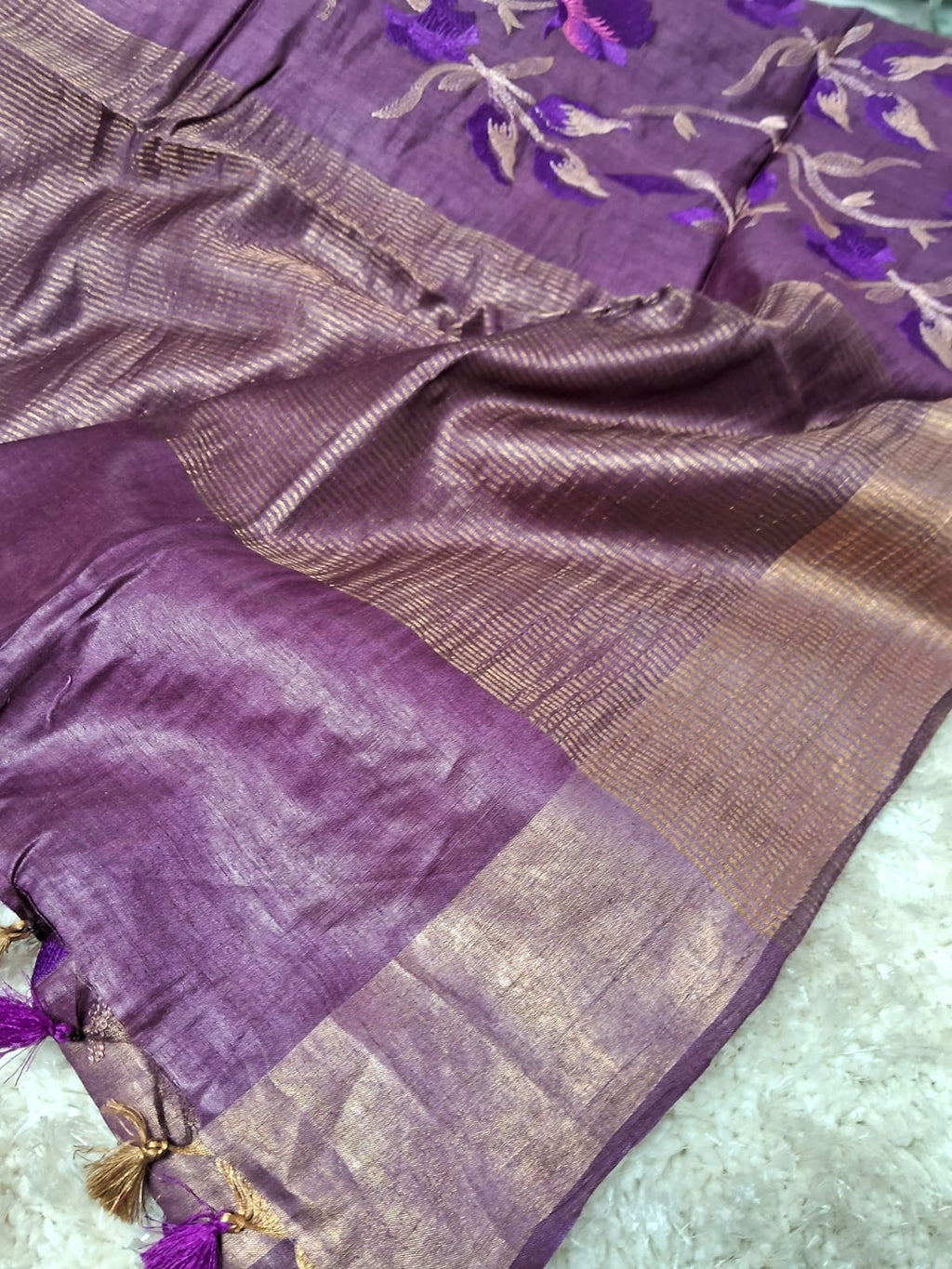 Pure Linen By Linen Embroidery   Saree With  Blouse