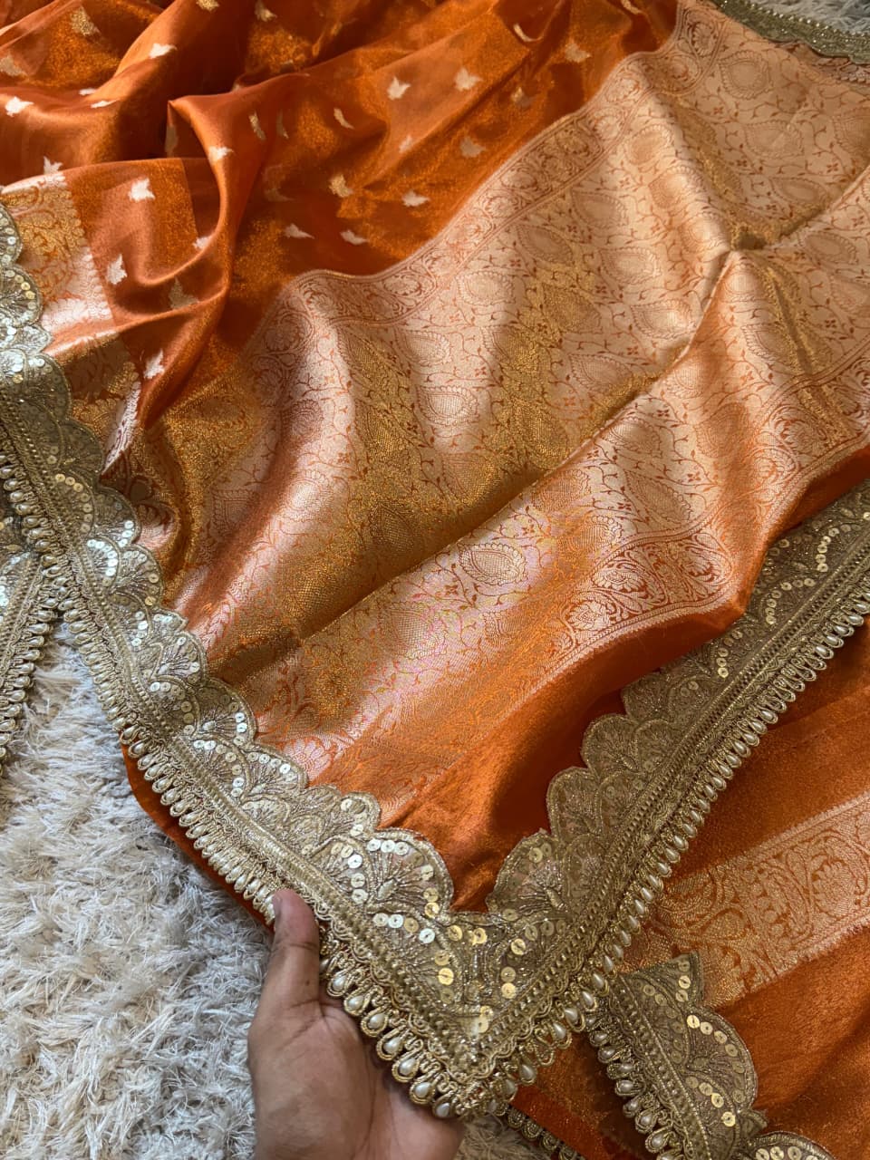 Banarasi Glass Tissue Booti Weaving Soft Saree