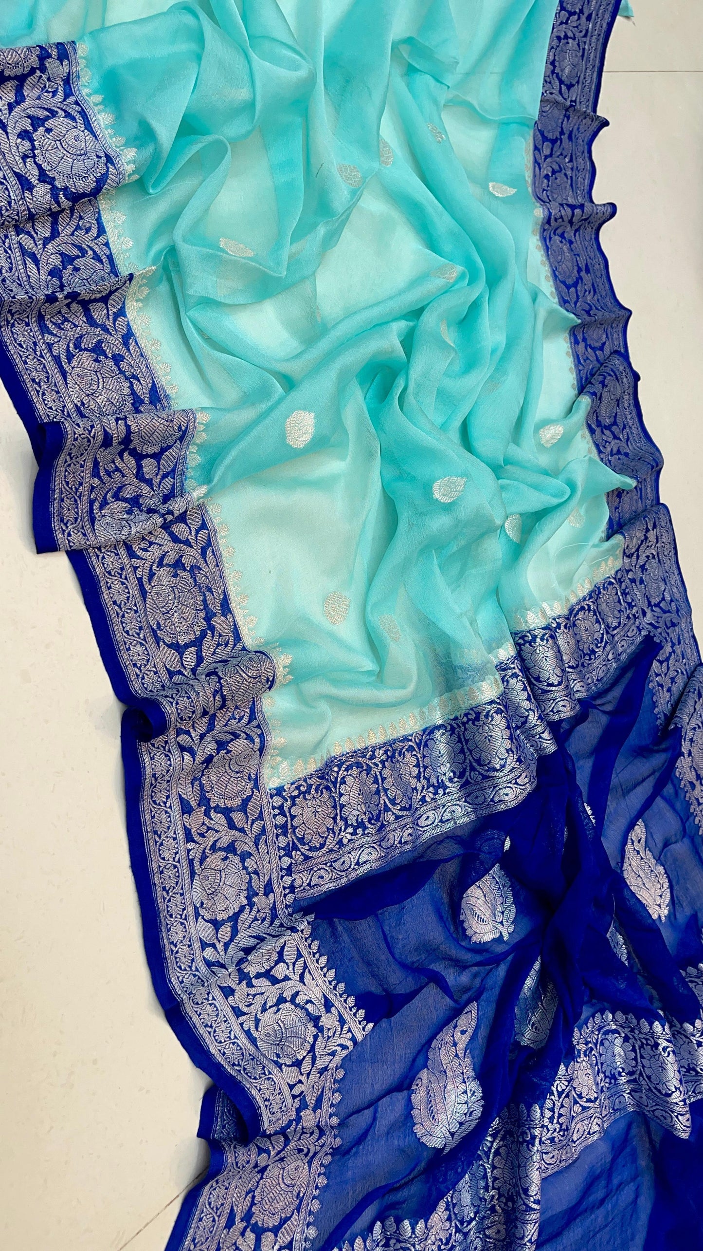 Pure Hand loom Khaddi Chiffon Georgette Saree with Silver Zari Weaving blouse                                                                  silk mark certified ) (Copy) (Copy) (Copy)