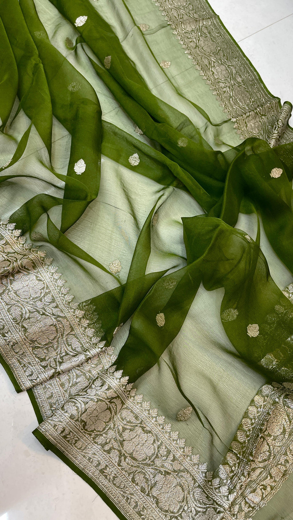 Pure Hand loom Khaddi Chiffon Georgette Saree with Silver Zari Weaving blouse(silk mark certified )