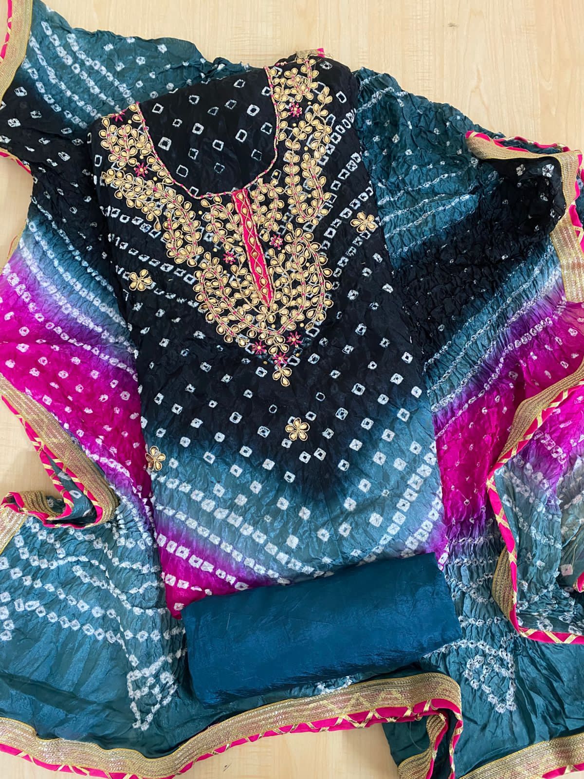 Bandhej Gota patti work Unstitched Suit