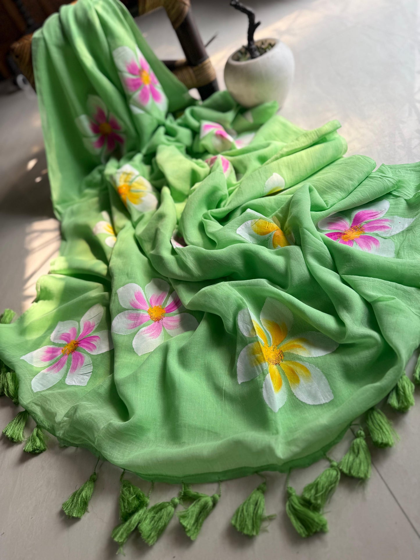 Beautiful Mulmul   Cotton Flowers design Hand Painted Saree