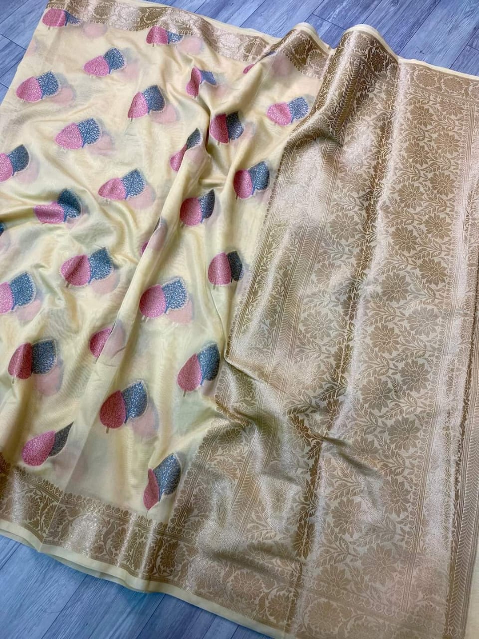 Banarasi Handloom Weaved Khaddi  Semi Georgette Saree in white