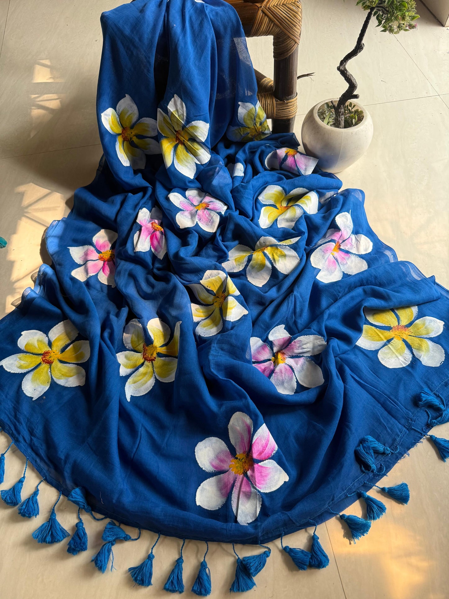 Beautiful Mulmul   Cotton Flowers design Hand Painted Saree