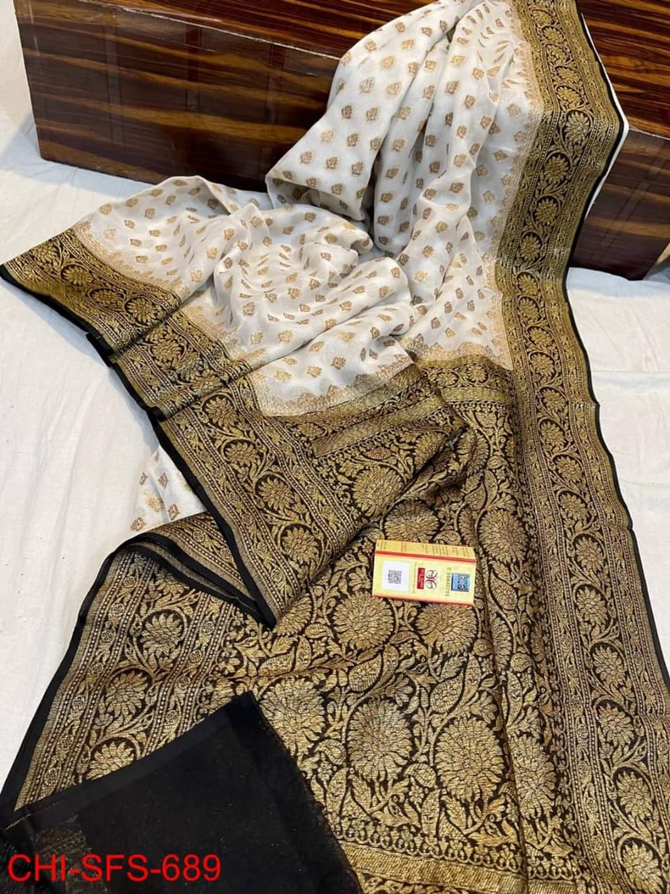 Banarasi  Georgette   Soft  Silk Saree With Zari Work