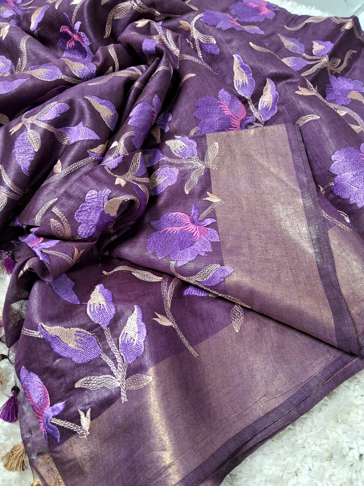 Pure Linen By Linen Embroidery   Saree With  Blouse