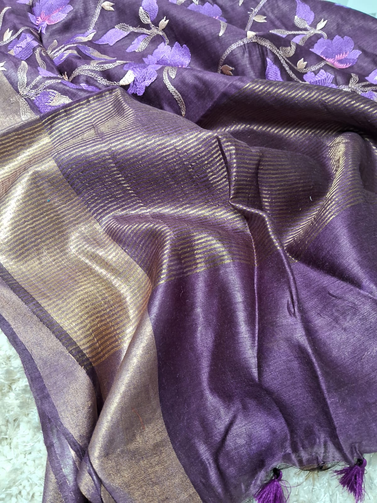 Pure Linen By Linen Embroidery   Saree With  Blouse