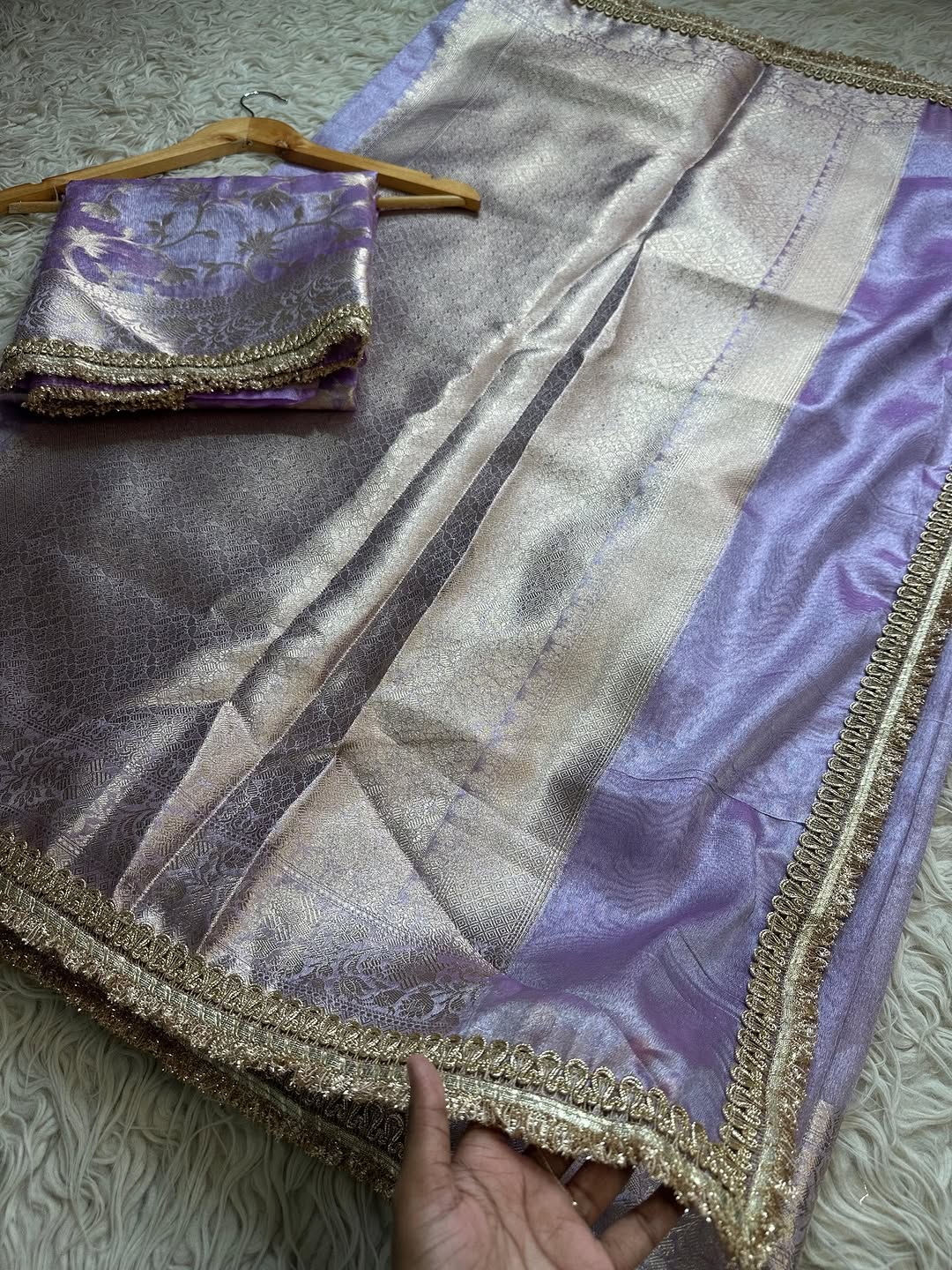 Banarasi Tissue Silk Saree With beautiful borders lace