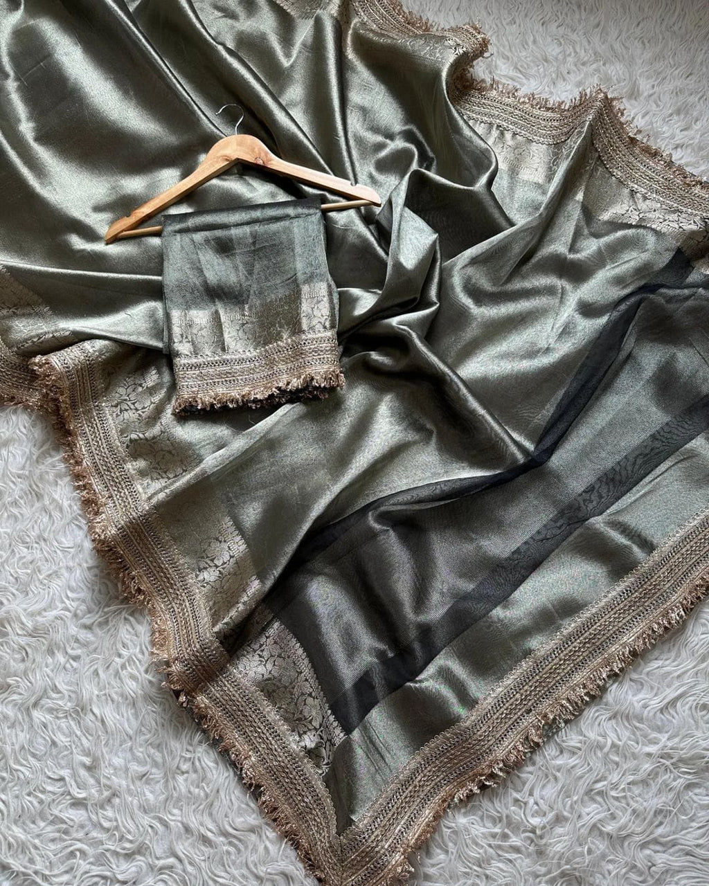 Banarasi Tissue Silk  Heavy Lace Saree With Blouse