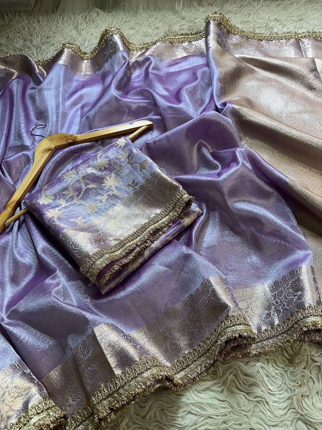 Banarasi Tissue Silk Saree With beautiful borders lace