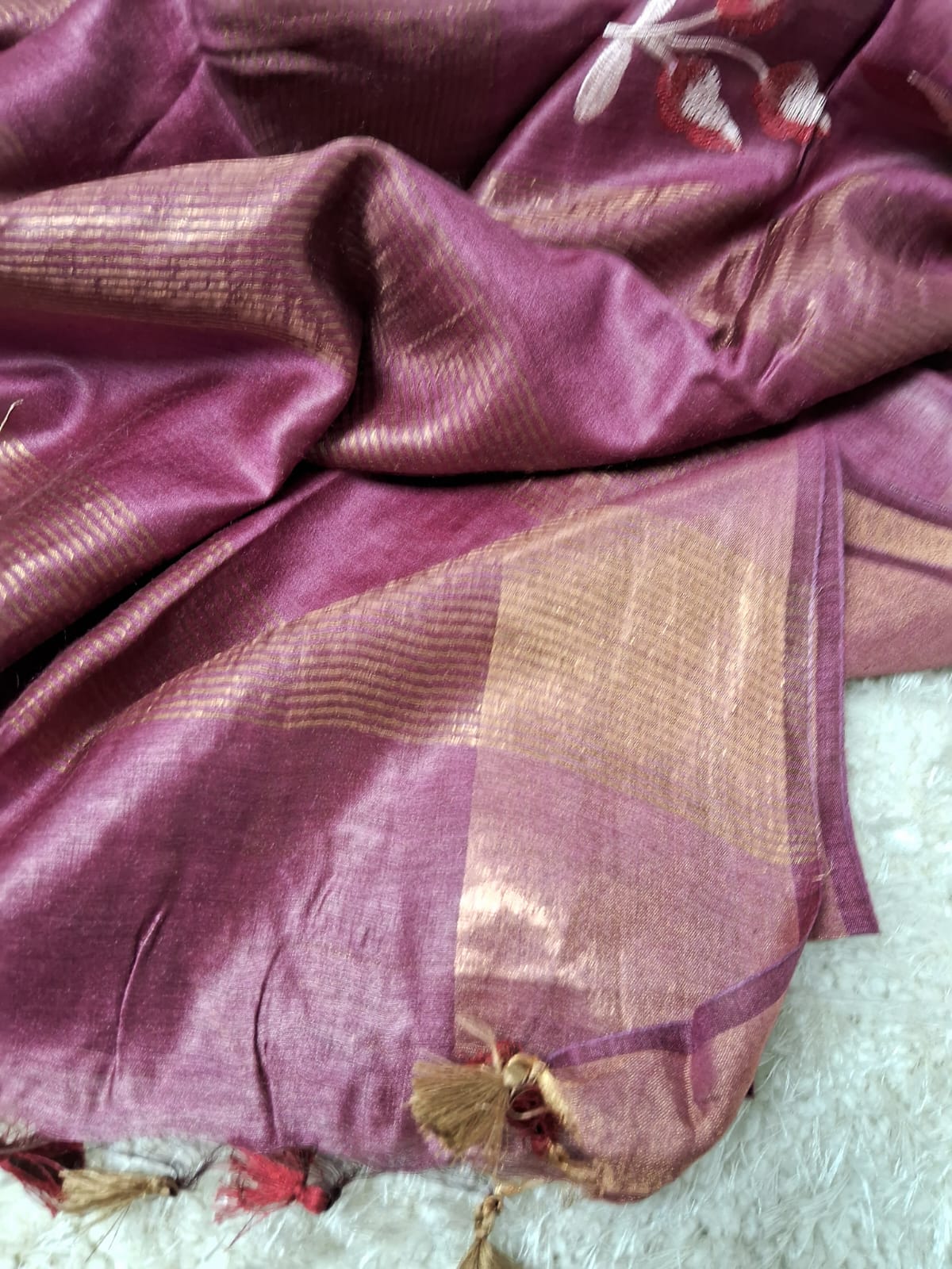 Pure Linen By Linen Embroidery   Saree With  Blouse